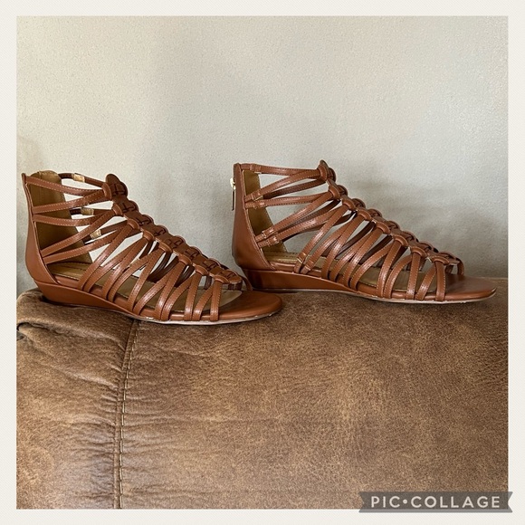 NWOT NEW!! Comfortveiw Cognac Brown “The Helen” Faux Leather Gladiator Sandals - Picture 6 of 6